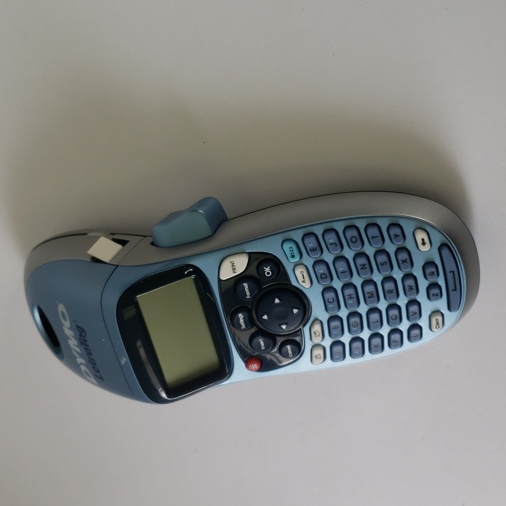 DYMO LetraTag Label Maker New - Picture 2 of 5